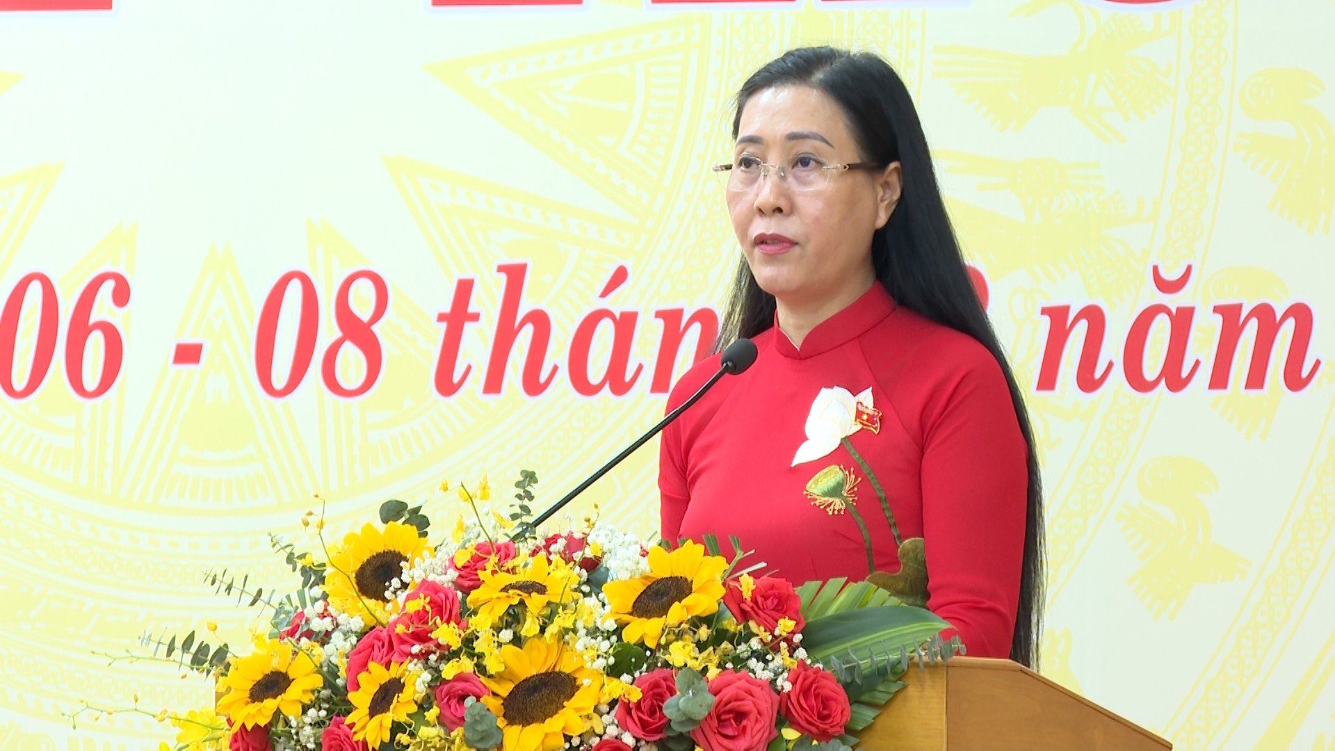 Bí thư Tỉnh ủy, Chủ tịch HĐND tỉnh Bùi Thị Quỳnh Vân phát biểu bế mạc kỳ họp