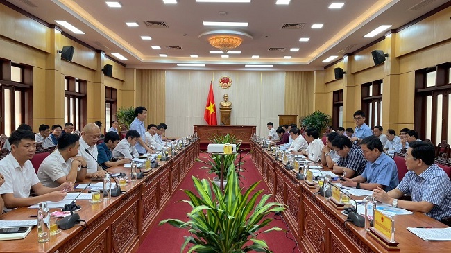 Chủ tịch UBND tỉnh Đặng Văn Minh tiếp và làm việc với Thứ trưởng Bộ Giao thông vận tải Nguyễn Danh Huy