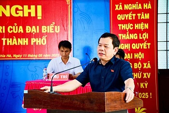 Chủ tịch UBND tỉnh Đặng Văn Minh tiếp xúc cử tri xã Nghĩa Hà