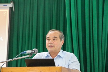 Phó Chủ tịch Thường trực UBND tỉnh Trần Hoàng Tuấn tiếp xúc cử tri tại thị trấn Chợ Chùa