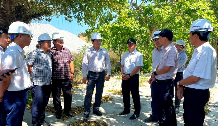 Phó Chủ tịch UBND tỉnh Trần Phước Hiền kiểm tra công tác GPMB dự án đường cao tốc Bắc- Nam phía Đông đoạn Quảng Ngãi- Hoài Nhơn