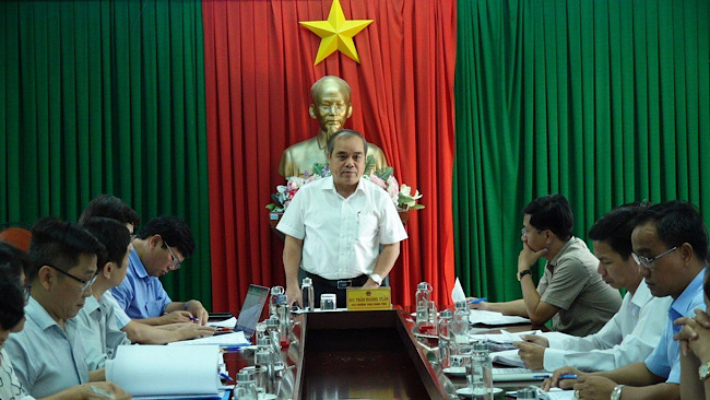 Phó Chủ tịch Thường trực UBND tỉnh Trần Hoàng Tuấn làm việc với huyện Trà Bồng về công tác giảm nghèo đối với người có công