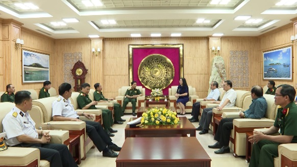 Trung tướng Nguyễn Doãn Anh, Phó Tổng Tham mưu Trưởng Quân đội nhân dân Việt Nam thăm và làm việc tại Quảng Ngãi