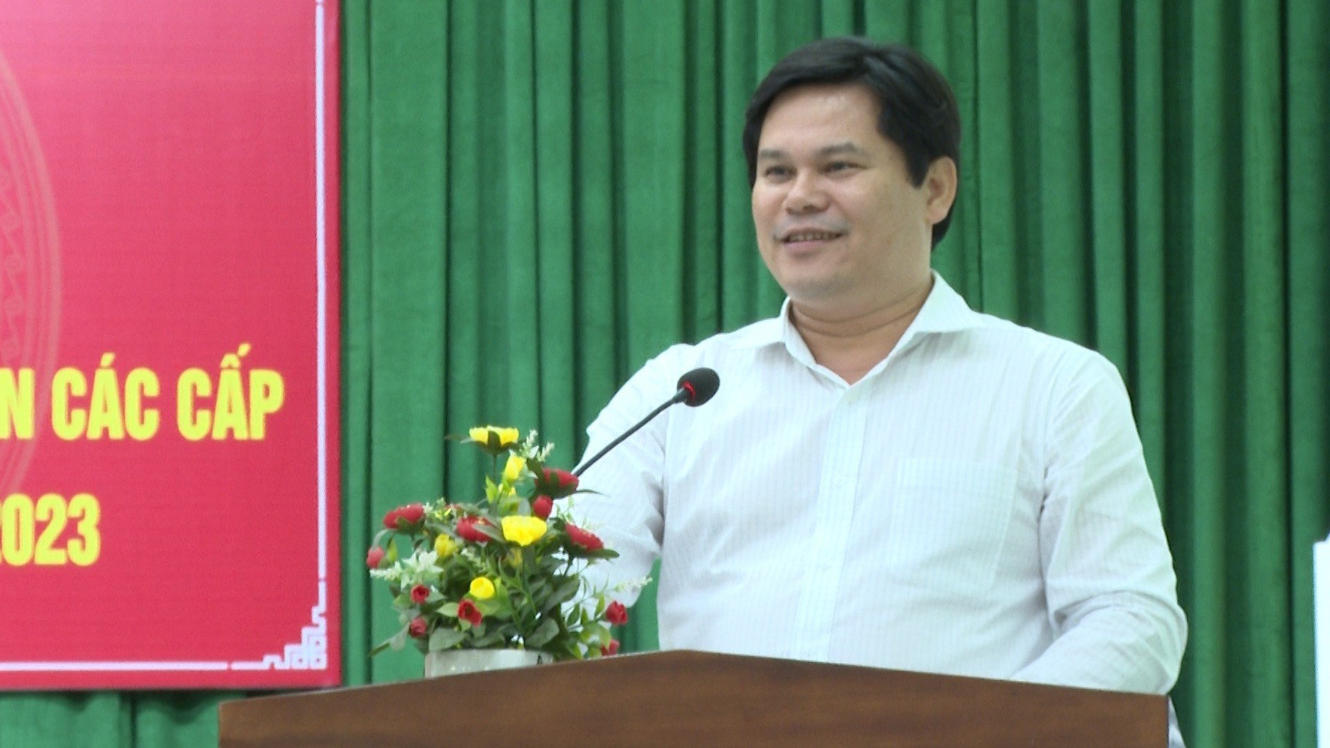 Phó Chủ tịch UBND tỉnh Trần Phước Hiền tiếp xúc cử tri xã Bình Thuận