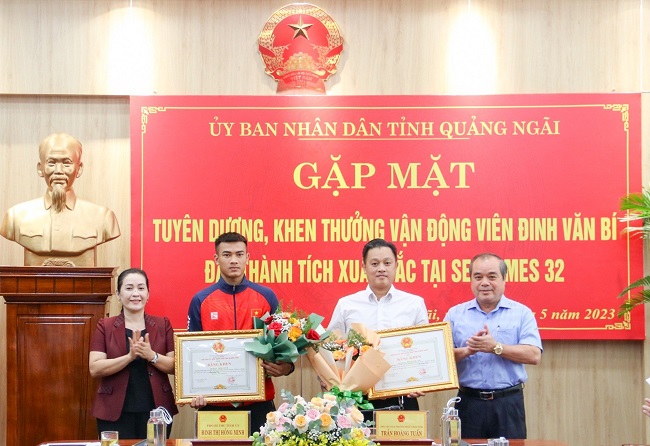 Quảng Ngãi khen thưởng vận động viên đạt thành tích xuất sắc Huy chương Vàng môn Wushu, tại SEA Games 32