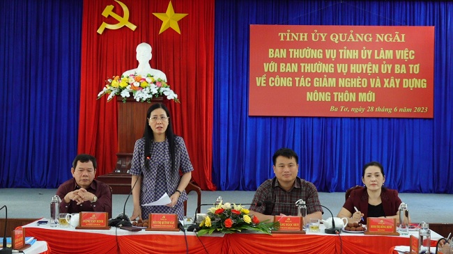 Ban Thường vụ Tỉnh ủy làm viêc với Huyện Ba Tơ về công tác giảm nghèo và xây dựng nông thôn mới