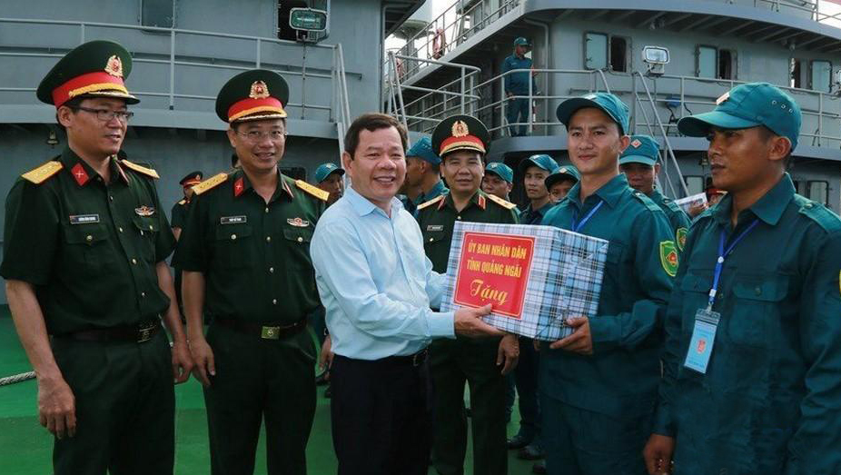 Chủ tịch UBND tỉnh Đặng Văn Minh dự khai mạc Hội thao Hải đội Dân quân thường trực