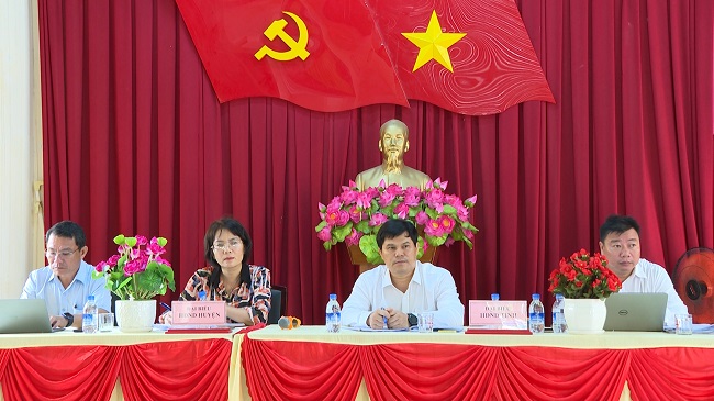 Phó Chủ tịch UBND tỉnh Trần Phước Hiền tiếp xúc cử tri tại xã Bình Trị