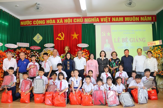 Trung tâm nuôi dạy trẻ khuyết tật Võ Hồng Sơn bế giảng năm học 2022 - 2023