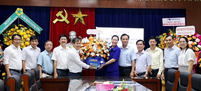 Bí thư Tỉnh ủy, Chủ tịch HĐND tỉnh Bùi Thị Quỳnh Vân thăm, chúc mừng các cơ quan báo chí, truyền thông