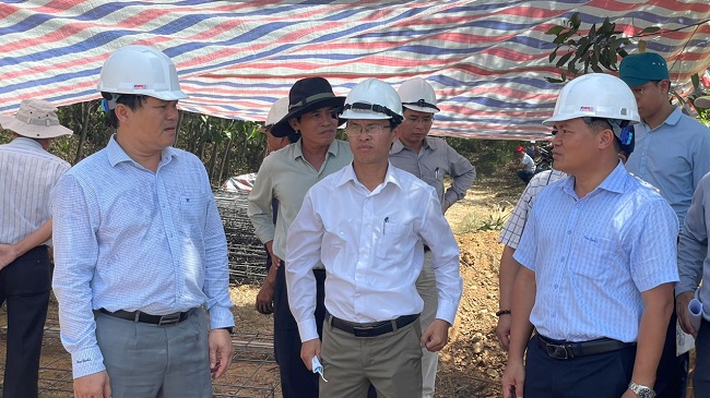 Phó Chủ tịch UBND tỉnh Trần Phước Hiền kiểm tra tình hình thực hiện các dự án thủy lợi tại các địa phương