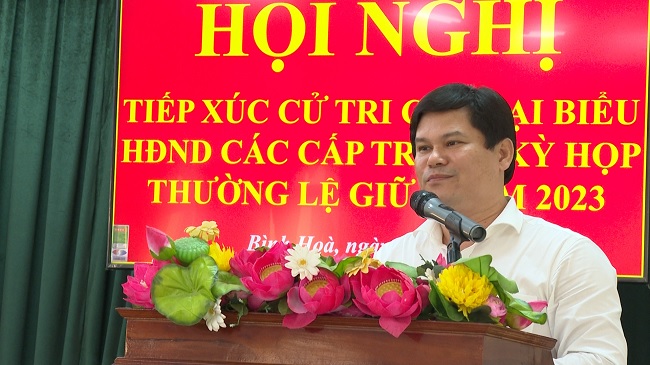 Phó Chủ tịch UBND tỉnh Trần Phước Hiền tiếp xúc cử tri xã Bình Hòa, huyện Bình Sơn
