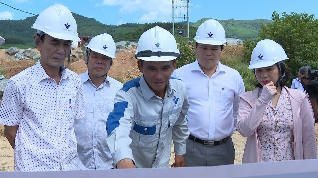 Phó Chủ tịch UBND tỉnh Trần Phước Hiền kiểm tra, chỉ đạo đẩy nhanh tiến độ dự án thủy điện Trà Khúc 1