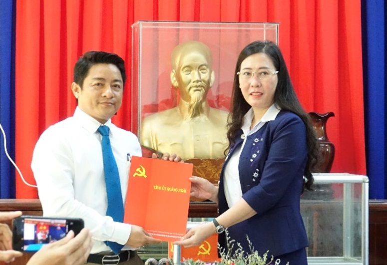 Đồng chí Nguyễn Minh Đạo giữ chức Bí thư Huyện ủy Mộ Đức