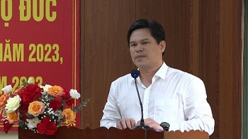 Phó Chủ tịch UBND tỉnh Trần Phước Hiền làm việc với huyện Mộ Đức