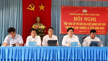 Phó Chủ tịch UBND tỉnh Trần Phước Hiền tiếp xúc cử tri tại xã Bình Châu, huyện Bình Sơn