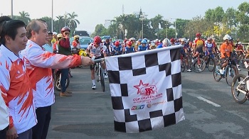 Lễ xuất phát chặng đua 14- Cúp Truyền hình Thành phố Hồ Chí Minh lần thứ 36