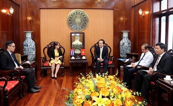 Phó Chủ tịch UBND tỉnh Võ Phiên tiếp xã giao Tổng Lãnh sự Cộng hòa Cuba tại TP.Hồ Chí Minh