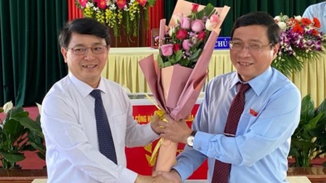 Phê duyệt kết quả bầu chức danh Chủ tịch UBND Tp.Quảng Ngãi và huyện Minh Long
