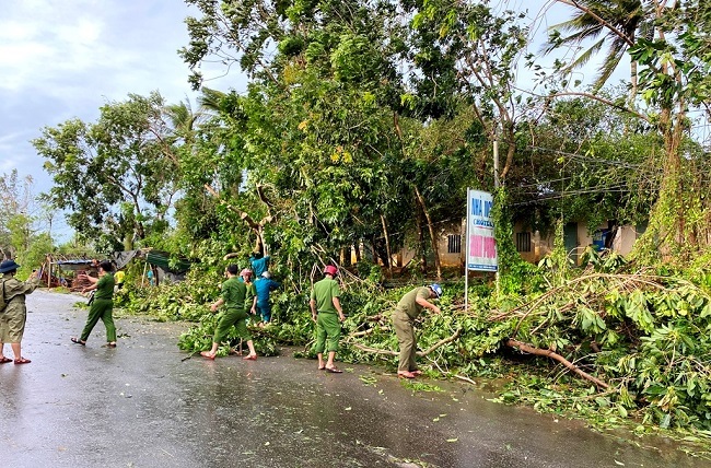 Khẩn trương triển khai các biện pháp khắc phục hậu quả bão số 9 và mưa, lũ trên địa bàn tỉnh
