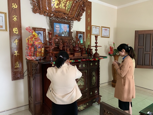 Chi đoàn Văn phòng UBND tỉnh thăm và chúc tết gia đình Mẹ Việt nam anh hùng