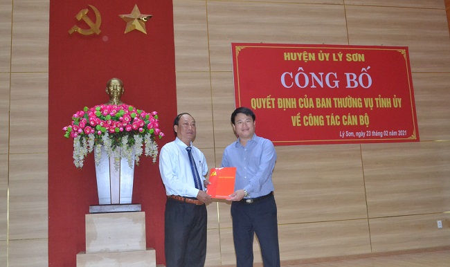 Công bố Quyết định chuẩn y kết quả bầu cử chức danh Bí thư Huyện ủy Lý Sơn
