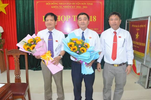 HĐND huyện Sơn Tịnh bầu chức danh Chủ tịch UBND huyện