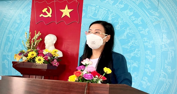 Bí thư Tỉnh uỷ Bùi Thị Quỳnh Vân dự sinh hoạt Chi bộ thôn Thuận Phước, xã Bình Thuận