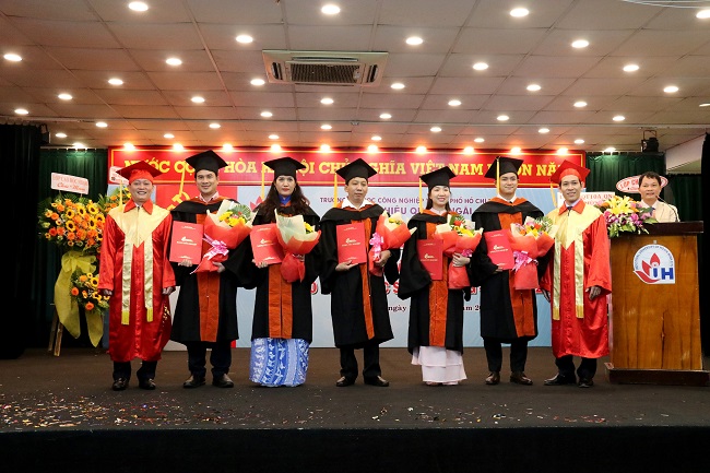 Đại học Công nghiệp TP.Hồ Chí Minh phân hiệu Quảng Ngãi khai giảng và trao bằng tốt nghiệp trình độ Thạc sĩ năm 2021