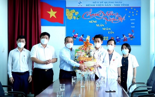 Phó Chủ tịch Thường trực UBND tỉnh Trần Hoàng Tuấn thăm, chúc Tết Bệnh viện Sản Nhi và Bệnh viện Đa khoa tỉnh