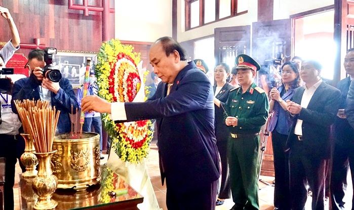 Chủ tịch nước Nguyễn Xuân Phúc thăm Khu lưu niệm Thủ tướng Phạm Văn Đồng
