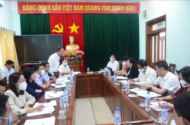 Phó Chủ nhiệm Ủy ban xã hội của Quốc hội Đặng Thuần Phong làm việc tại huyện Sơn Tịnh