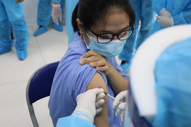 Tiếp tục tăng cường công tác tiêm chủng vắc xin phòng Covid-19