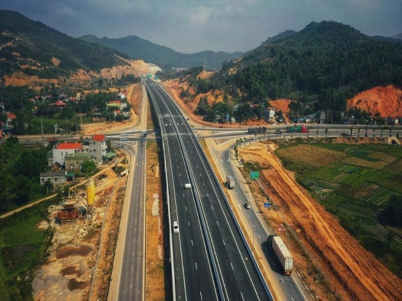 Đẩy nhanh tiến độ bồi thường, giải phóng mặt bằng dự án xây dựng đường bộ cao tốc Bắc - Nam phía Đông