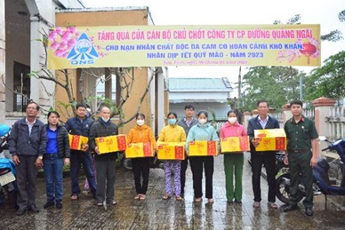 Công ty CP Đường Quảng Ngãi trao tặng 140 suất quà Tết cho nạn nhân chất độc da cam huyện Sơn Tịnh
