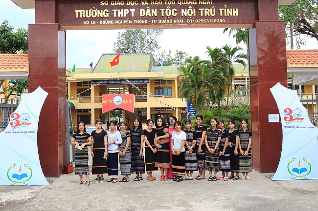 Đổi tên Trường THPT Vạn Tường và Trường THPT - Dân tộc nội trú tỉnh Quảng Ngãi