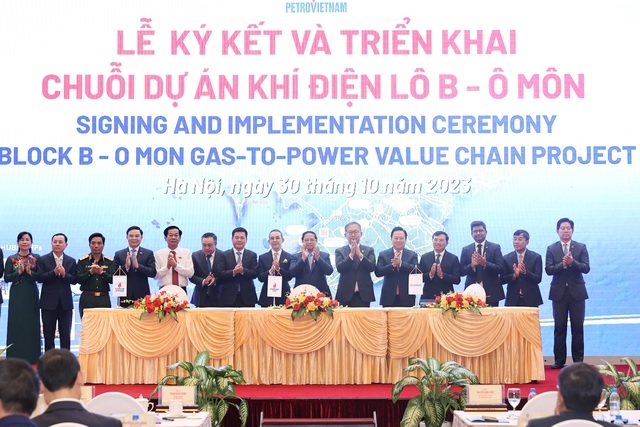 Thủ tướng Chính phủ chứng kiến lễ ký kết triển khai chuỗi dự án khí điện Lô B