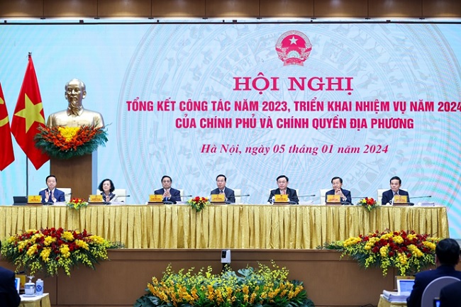 Kinh tế Việt Nam tiếp tục là điểm sáng; toàn bộ chỉ tiêu về xã hội đều đạt và vượt mục tiêu đề ra