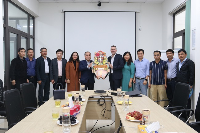 Phó Chủ tịch Thường trực UBND tỉnh Trần Hoàng Tuấn thăm, chúc Tết doanh nghiệp tại KKT Dung Quất