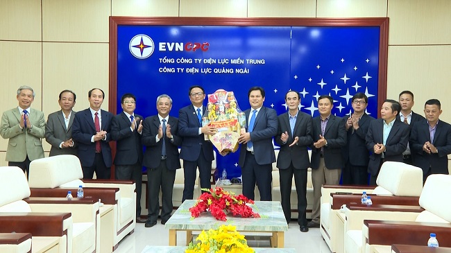 Phó Chủ tịch UBND tỉnh Trần Phước Hiền thăm, chúc Tết các doanh nghiệp