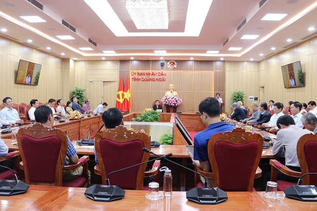 Chủ tịch UBND tỉnh Đặng Văn Minh gặp mặt, chúc Tết nguyên lãnh đạo Văn phòng UBND tỉnh