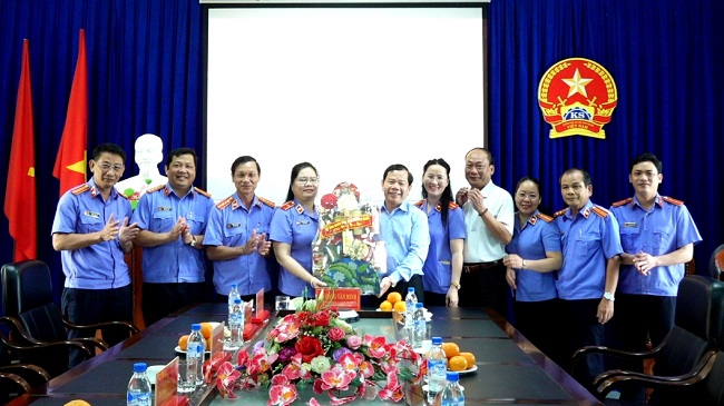 Chủ tịch UBND tỉnh Đặng Văn Minh thăm, chúc Tết các cơ quan Tư pháp trên địa bàn tỉnh