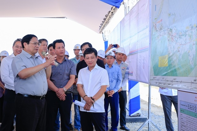 Thủ tướng yêu cầu thông tuyến cao tốc từ Quảng Ngãi tới TPHCM trong năm 2025