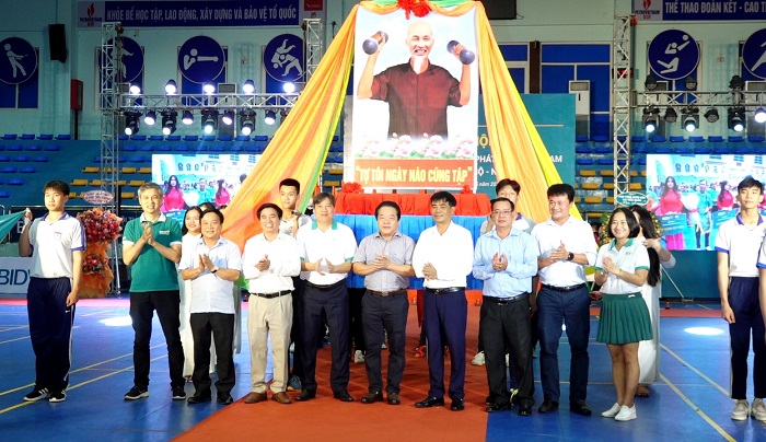 Phó Chủ tịch UBND tỉnh Võ Phiên dự khai mạc Hội thao các Công đoàn cơ sở BIDV Khu vực Nam Trung Bộ năm 2024