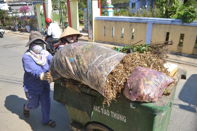 Lý Sơn triển khai thu gom rác thải tại nguồn